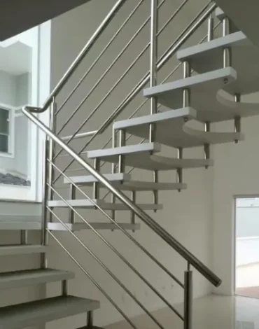 escadas-em-ferro-vs-inox-diferencas
