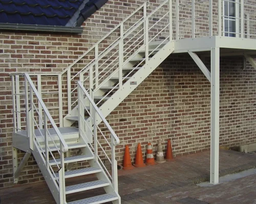 escadas-metalicas-em-L